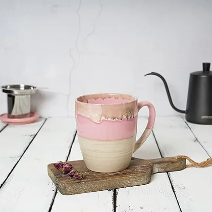 A Bosmarlin mug in a reactive glaze