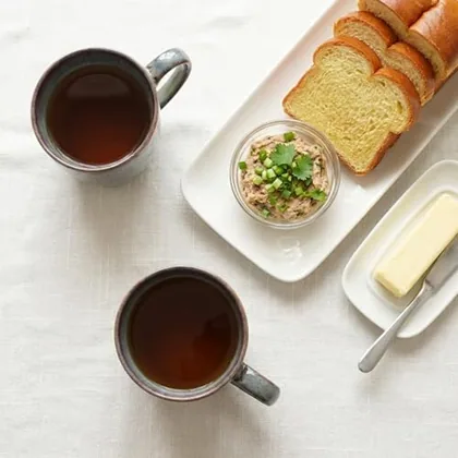 A Bosmarlin mug in a reactive glaze