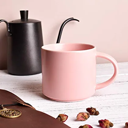 A Bosmarlin mug in a reactive glaze