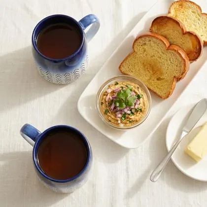A Bosmarlin mug in a reactive glaze